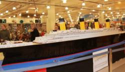 Íme a világ legnagyobb LEGO-Titanicja, amit egy autista kisfiú épített 56 ezer darab kockából