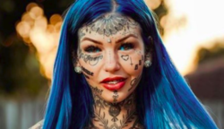 A lány testét 600 tetoválás fedi: egy különleges eljárással eltüntették arcáról a tetkókat, mikor meglátta magát, sírva fakadt