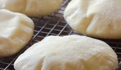 Házi pita recept (gyroshoz vagy mártogatós mellé)